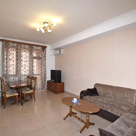 Armenak Apartment In Aram Str Ereván Exterior foto